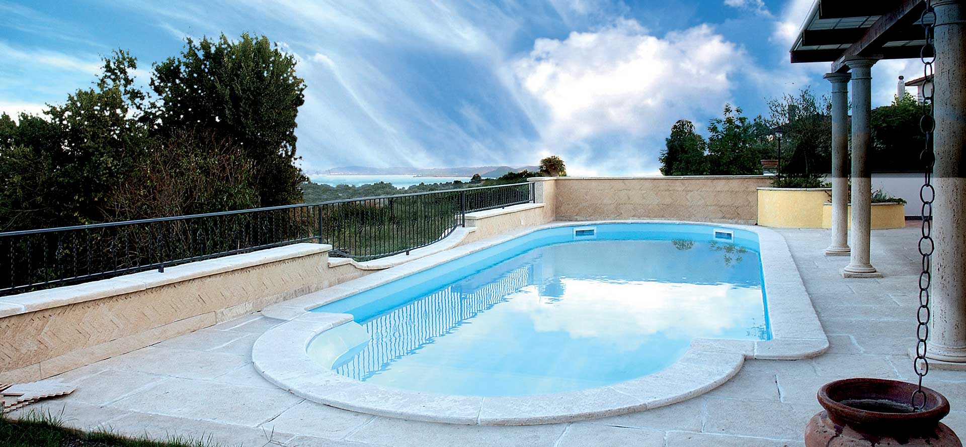 Piscina Esterna con Skimmer